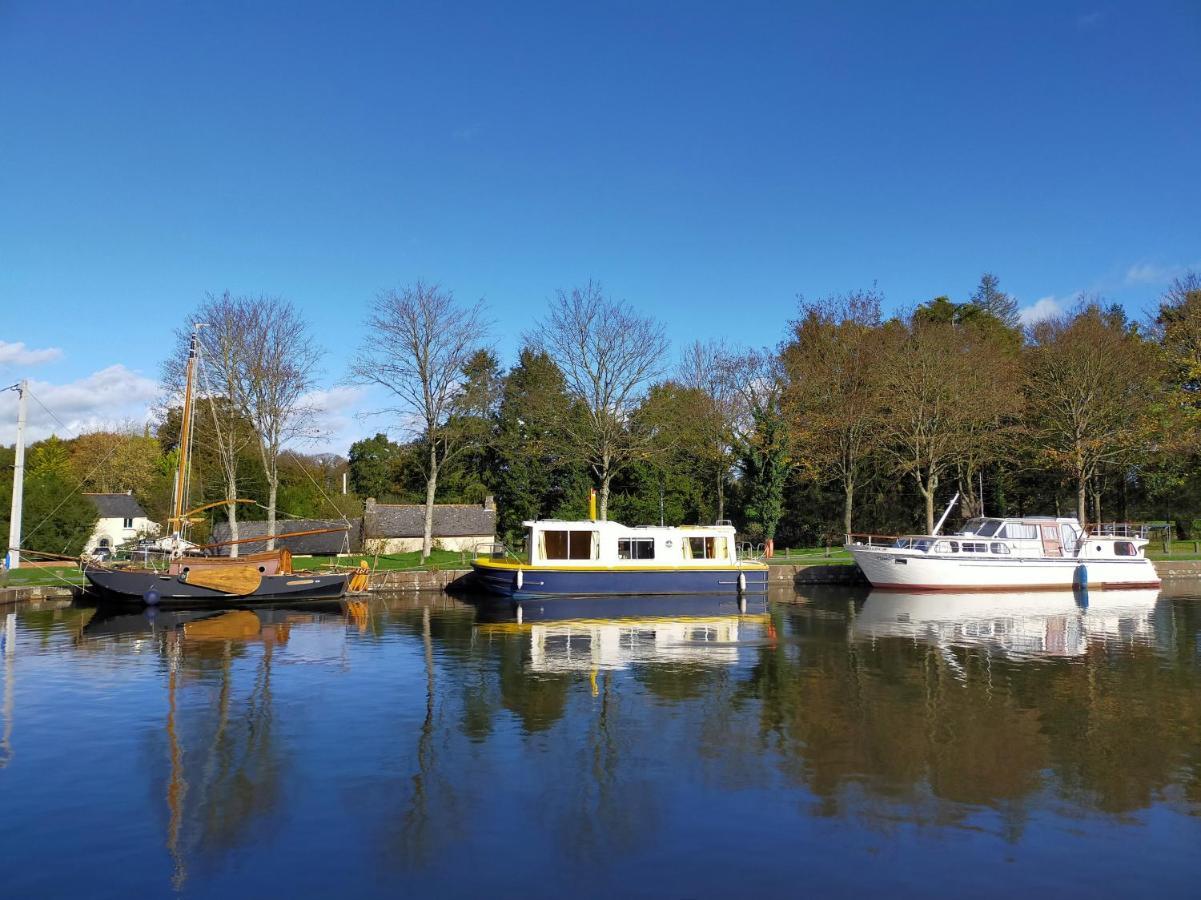 Ille Flottante, Maison Eclusiere Et Hebergements Insolites Sur Le Canal Hédé Exterior foto